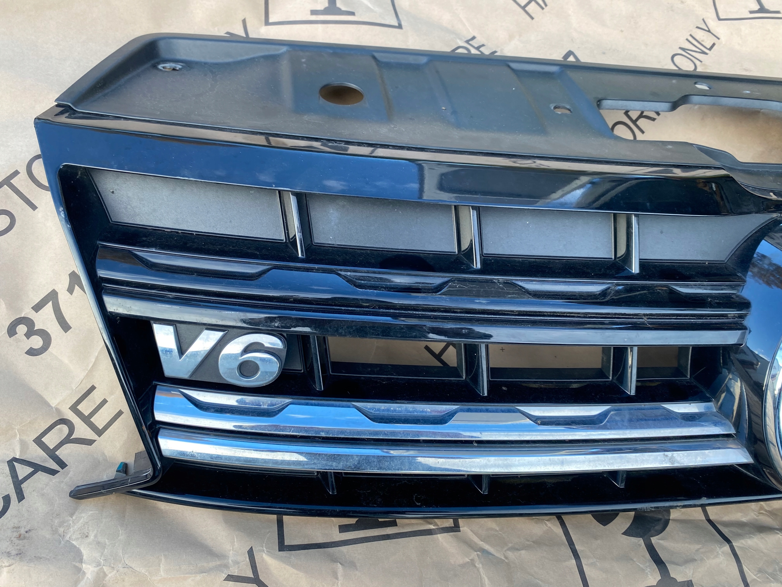 Kühlergrill VW Amarok 2H FRONTGRILL 2H6853651CH Kühlergitter