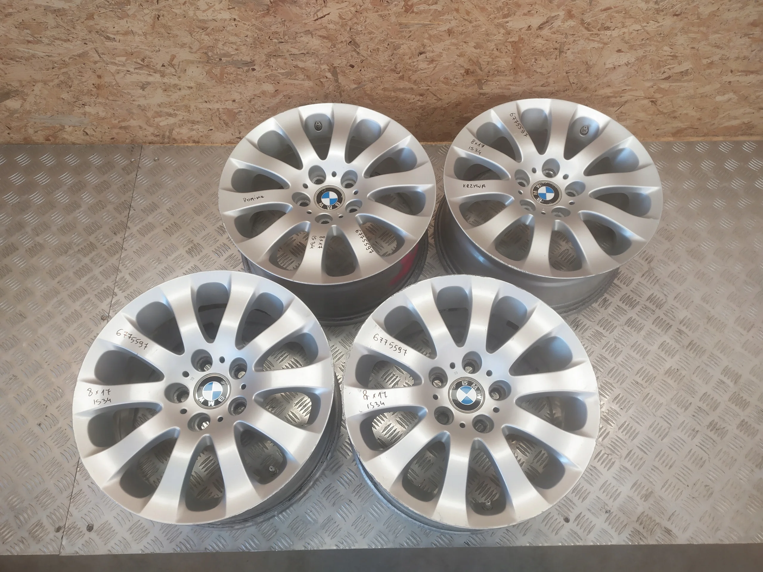 1x Alu Felge BMW 3er E90 Aluminum rim 17 Zoll 7.0 5x120 34ET 6775597