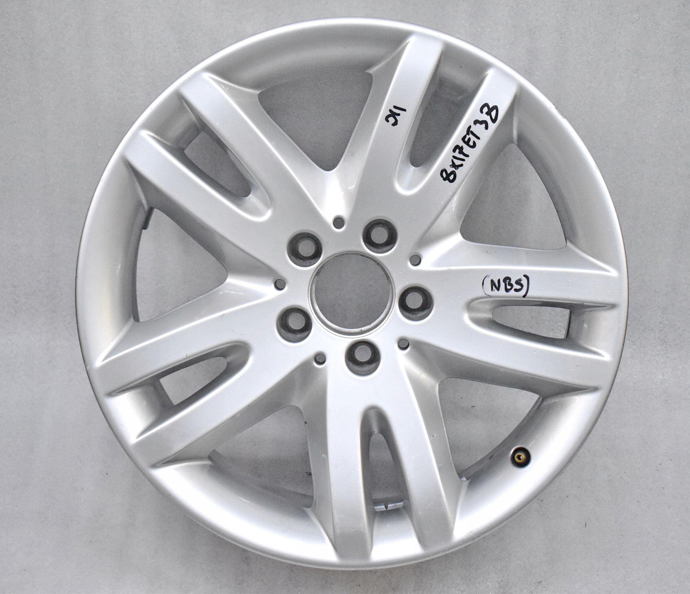 1x Alu Felge Mercedes-Benz E-Klasse W211 17 Zoll 8.0J 5x112 38ET A2114015902
