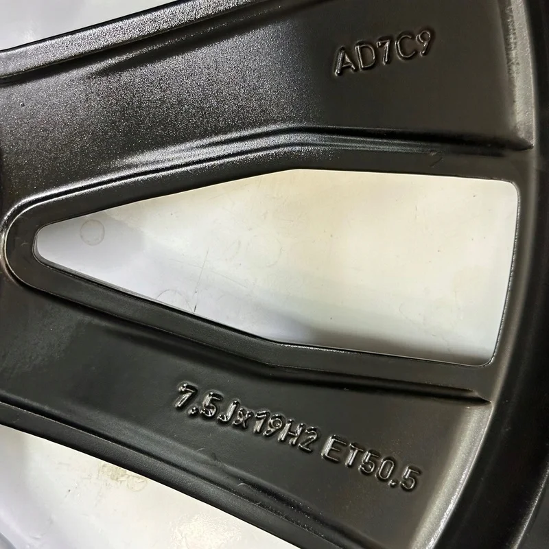 1x Alu Felge Volvo XC60 I Aluminum rim 19 Zoll 7.5 5x108 50 5ET 32358566